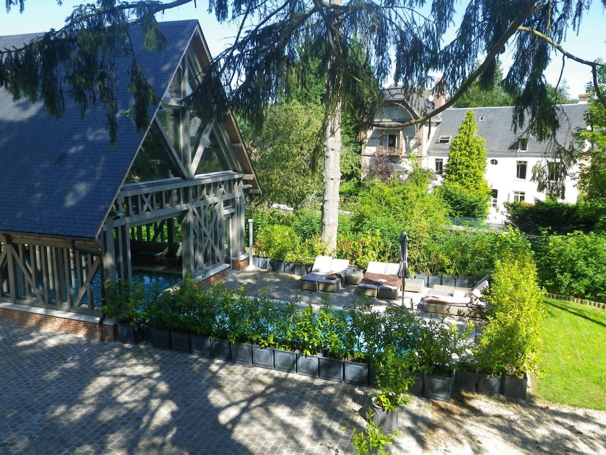Hotel La Licorne & Spa Lyons-la-Forêt Exterior foto