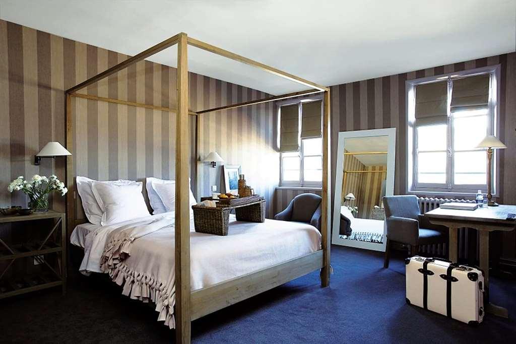 Hotel La Licorne & Spa Lyons-la-Forêt Zimmer foto