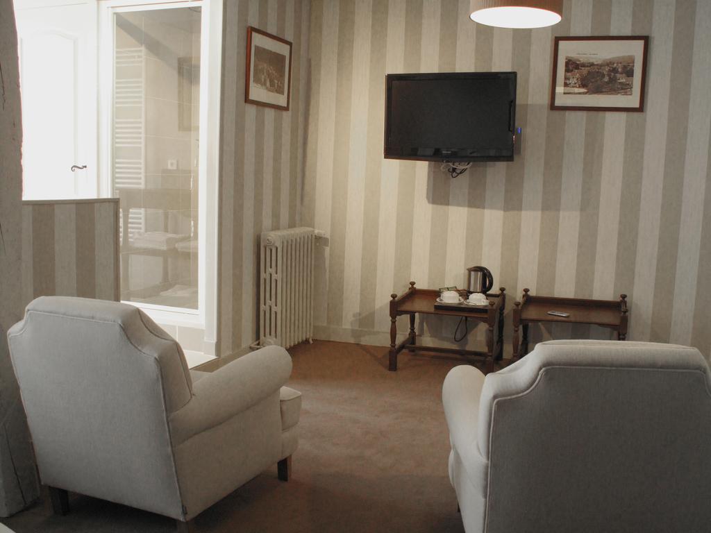 Hotel La Licorne & Spa Lyons-la-Forêt Zimmer foto