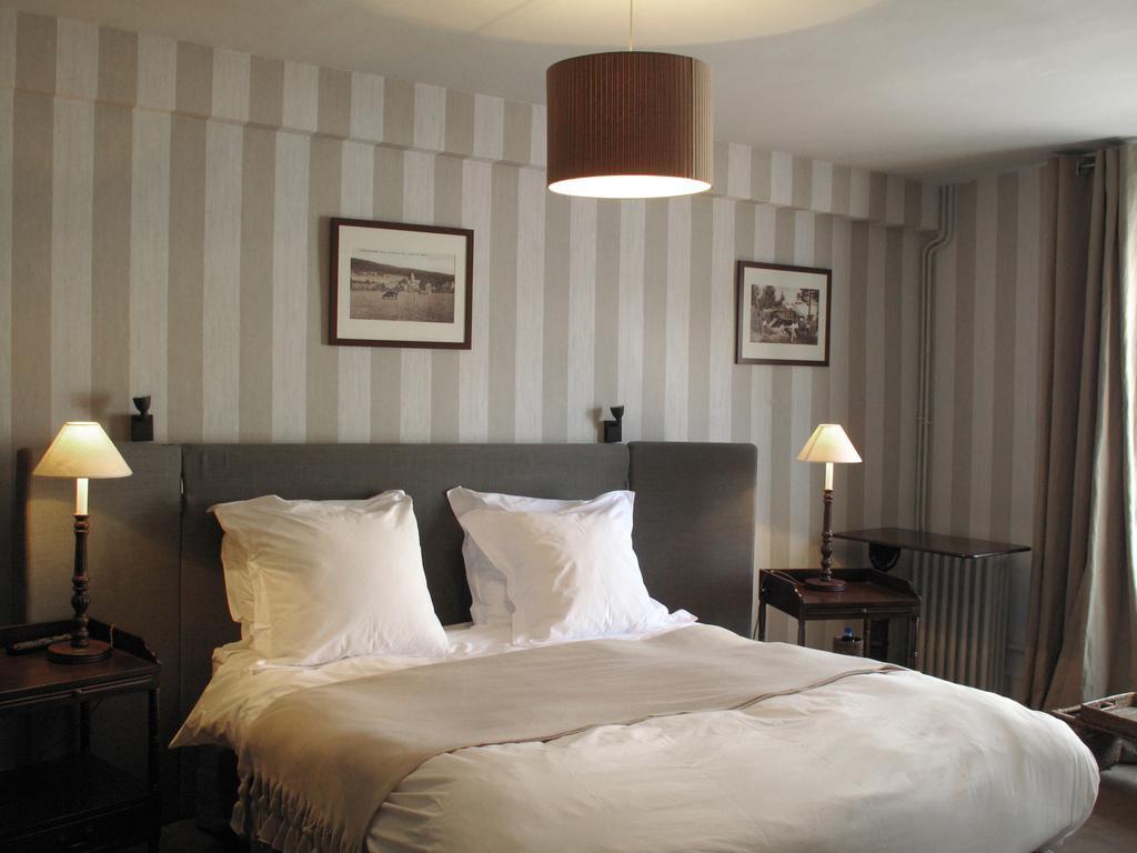 Hotel La Licorne & Spa Lyons-la-Forêt Zimmer foto
