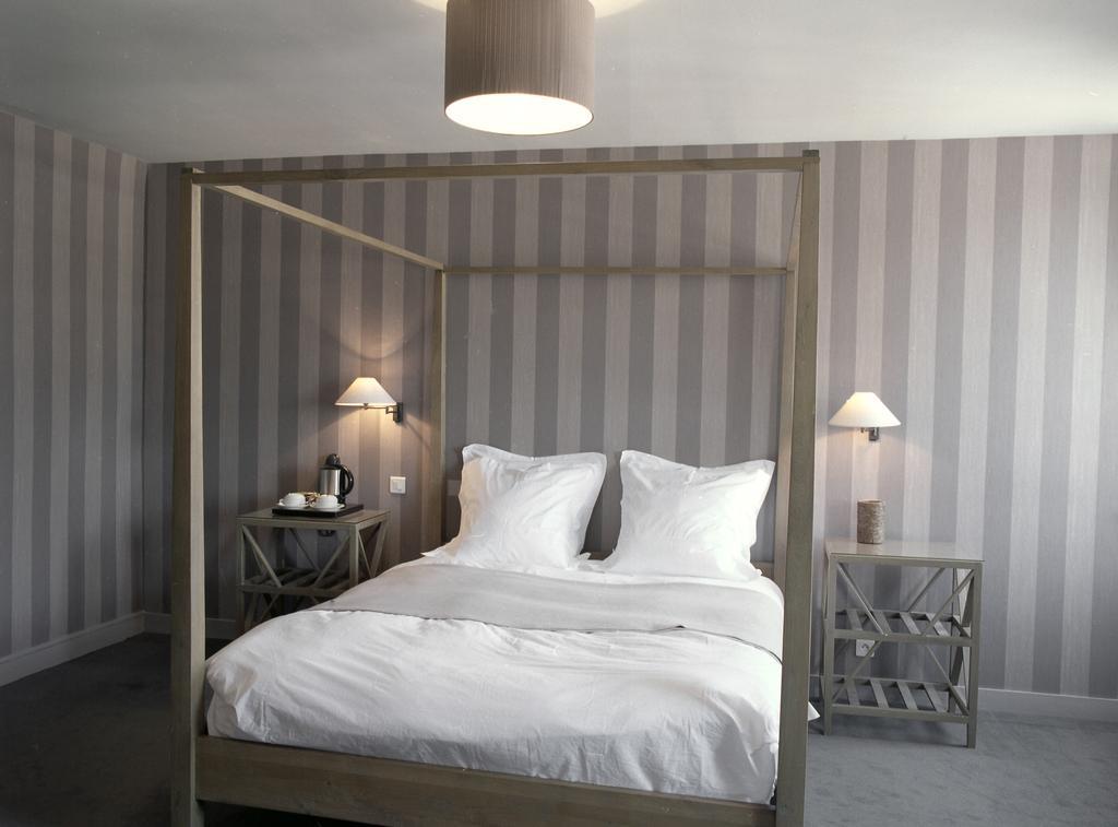 Hotel La Licorne & Spa Lyons-la-Forêt Zimmer foto